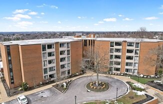 900 WASHINGTON RD