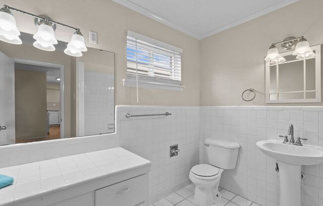 3 beds, 1 bath, 1,172 sqft, $1,450, Unit #12