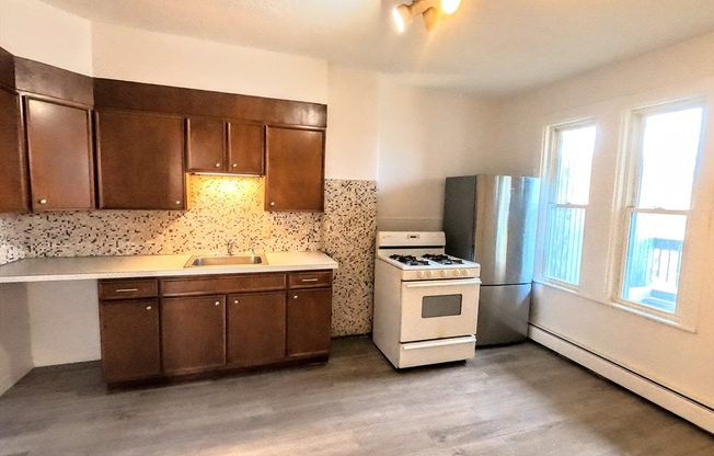 2 beds, 1 bath, 1,050 sqft, $2,500, Unit 3