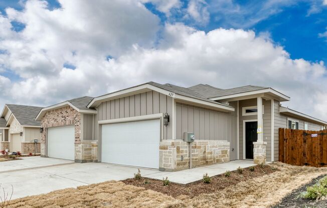 AVAILABLE NOW! GORGEOUS 3 BEDROOM DUPLEX LOCATED IN MIDLOTHIAN ISD!