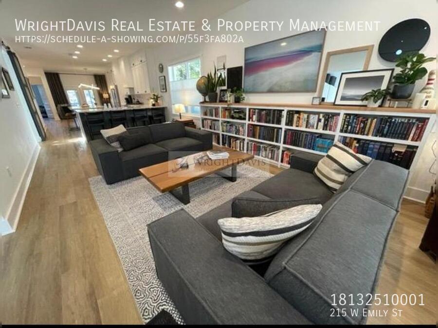 215 W EMILY ST