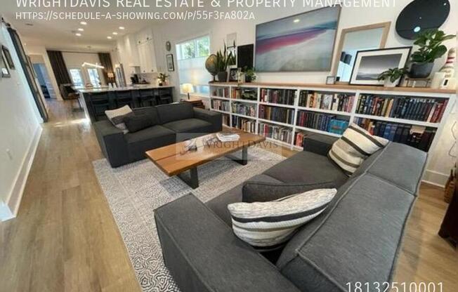215 W EMILY ST