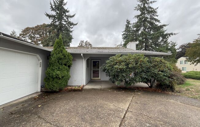 Single level 3 bed, 2 bath home in Hillsboro! Pet friendly! Garage & fenced yard! Large lot! Covered patio and Washer/Dryer hookups!