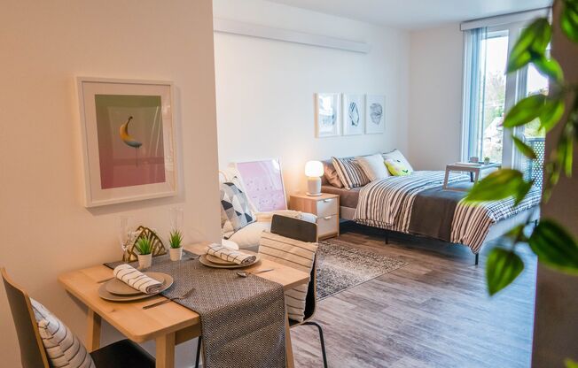 Studio, 1 bath, 390 sqft, $1,949, Unit 312