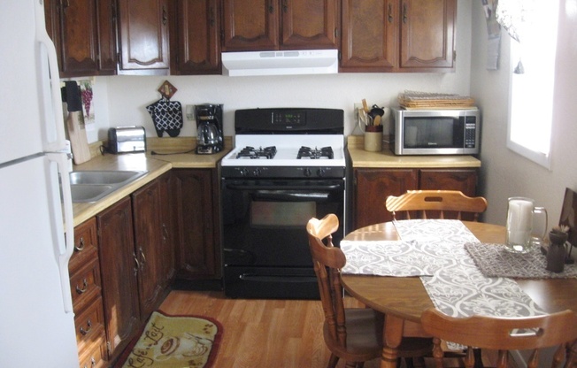 Completely Furnished 2-bedroom Apartment includes utilities