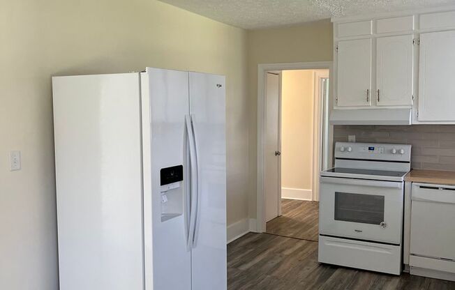 Adorable Cottage in East Nashville, Newly Renovated w 4 Bedrooms/ 2 Baths