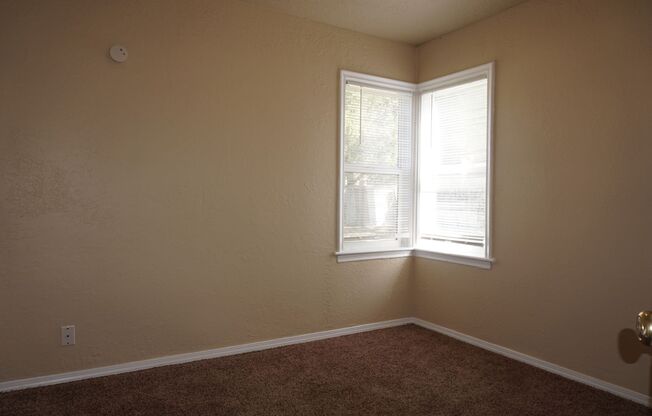 2 beds, 1 bath, $2,000