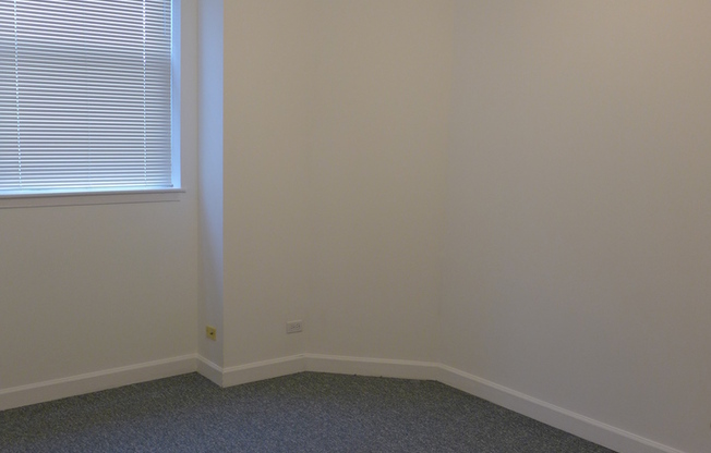 1 bed, 1 bath, 700 sqft, $1,995, Unit 13B