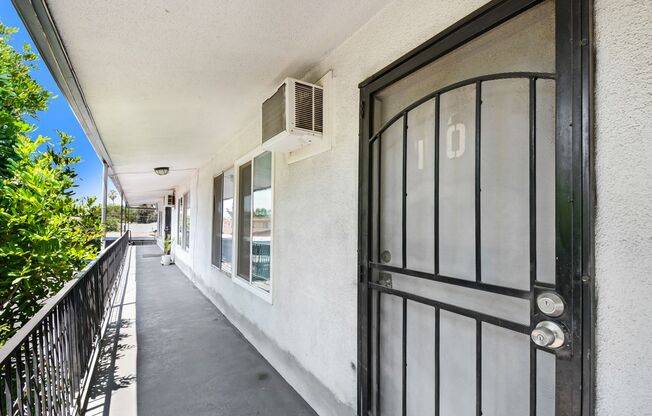 El Royale Apartments