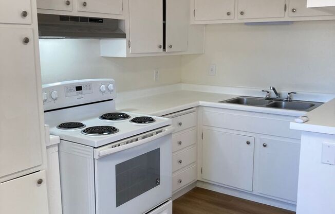 2 beds, 1 bath, 819 sqft, $2,295, Unit 1240-03