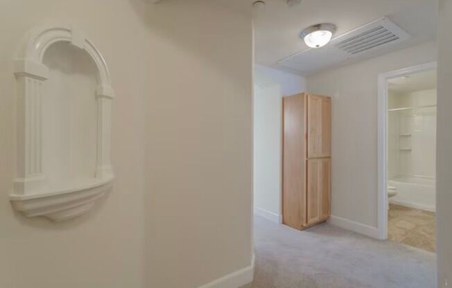 1 bed, 1 bath, 812 sqft, $2,165, Unit 1014