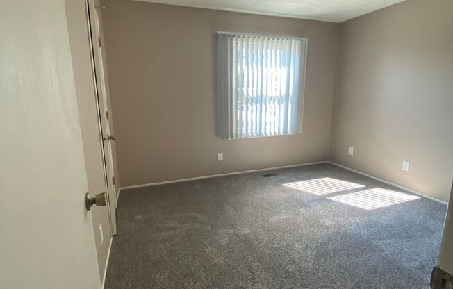 2 beds, 1 bath, 869 sqft, $1,159, Unit 12719T