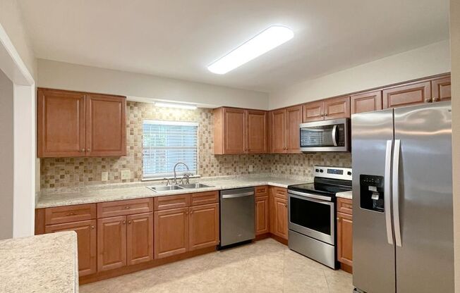 Beautiful 3 Bedroom Townhouse Close to Both Bases!