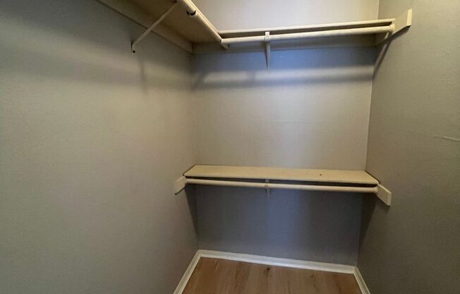 1 bed, 1 bath, $1,075, Unit # #C 28