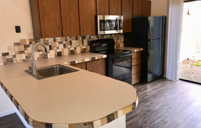 2 beds, 1 bath, 820 sqft, $1,525, Unit 1647A