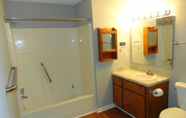 2 beds, 2 baths, $1,400, Unit UNIT A4