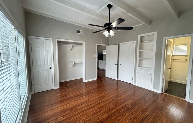 1 bed, 1 bath, 700 sqft, $1,275, Unit 216