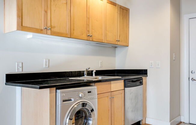 1 bed, 1 bath, 719 sqft, $1,220, Unit 203