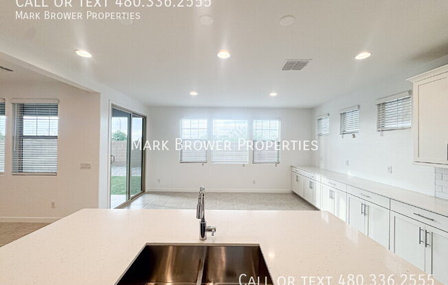 2522 E PELICAN DR