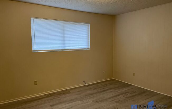 2 beds, 1 bath, $1,350, Unit UNIT # 2