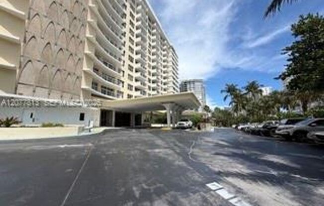 2 beds, 2 baths, $4,500, Unit # 15 J