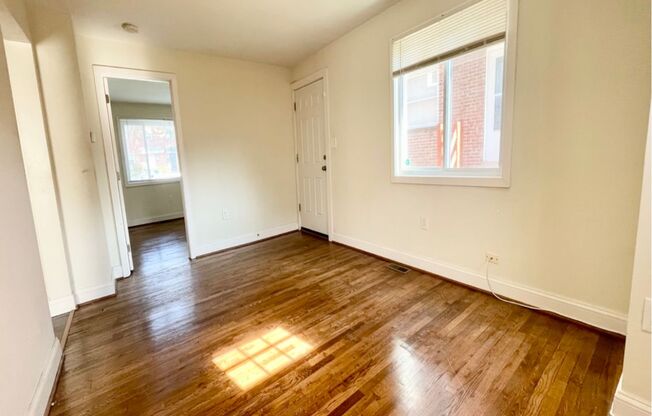 2 beds, 1 bath, $1,600