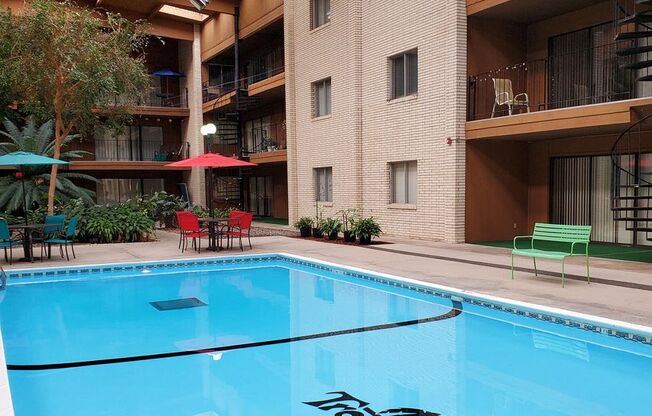 3 beds, 2 baths, $1,800, Unit 108