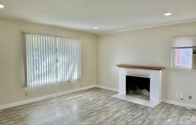 COMING SOON! $3090 / 3 BR GORGEOUS REMODELED HOME IN NILES DISTRICT OF CENTRAL FREMONT