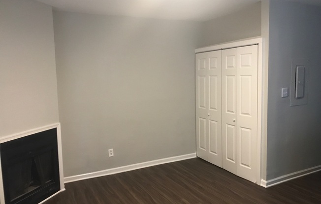 Lovely Renovated 1 Bed 1 Bath Unit in converted Rowhouse in DuPont Circle AVAILABLE NOW
