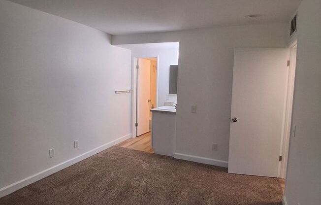 2 beds, 2 baths, 836 sqft, $2,400, Unit 103