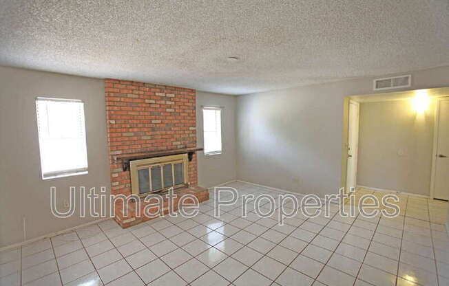 2808 W ORANGEWOOD AVE