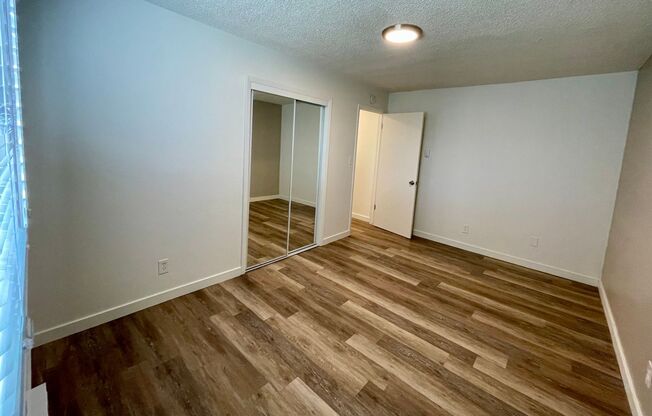 2 beds, 1 bath, 760 sqft, $1,100, Unit 5