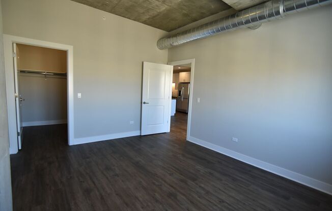 1 bed, 1 bath, 713 sqft, $3,100, Unit 3833-607