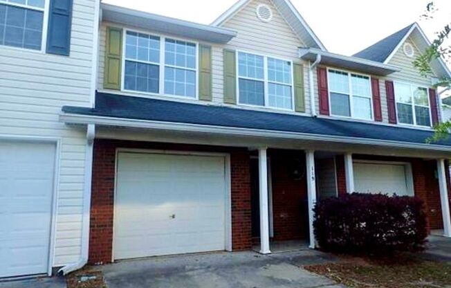 Enjoy this beautifully updated 3 Bed/2.5 Bath Townhome  **Military Discount Available**20% OFF 1st MONTH**