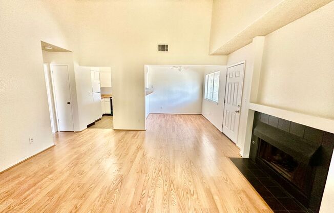 Fully Remodeled Sunnyside 2/1 in Ranchwood Gated Community
