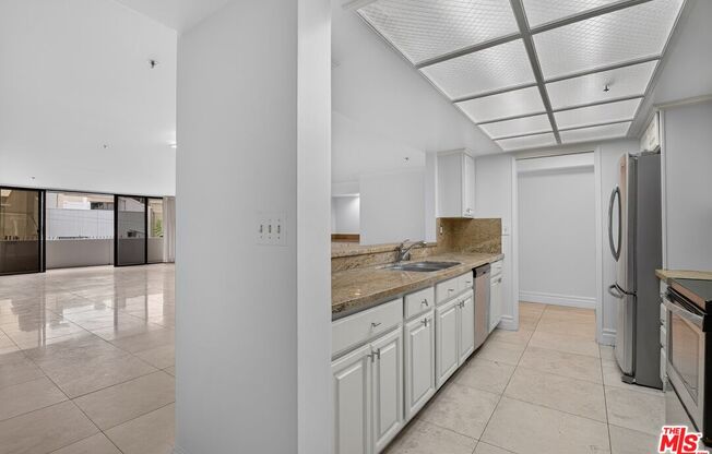 3 beds, 4 baths, 2,426 sqft, $6,995, Unit 309