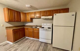 2 beds, 1 bath, 800 sqft, $850, Unit A8