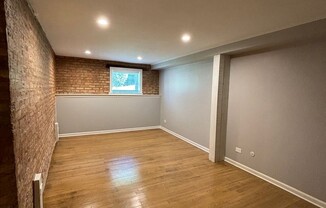 843-GA West Barry Ave.