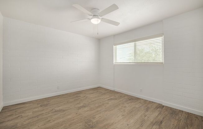 2 beds, 1.5 baths, 900 sqft, $1,279, Unit 32