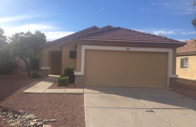2 bedroom 2 bath home in Ashton Ranch is available for immediate move in!