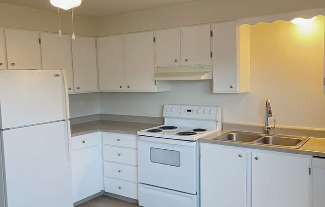 2 beds, 1 bath, 845 sqft, $1,625, Unit 55
