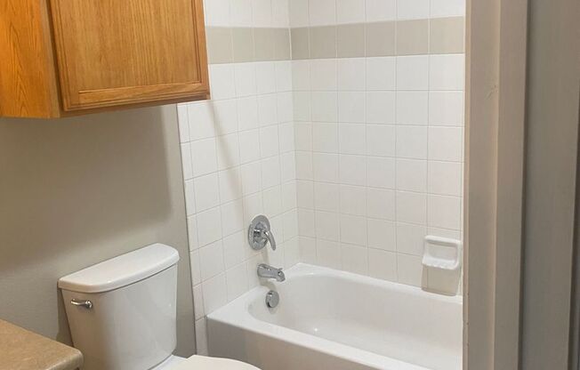 2 beds, 2 baths, 1,079 sqft, $1,450, Unit 0701