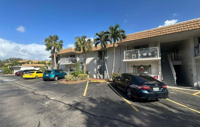 2 beds, 2 baths, 920 sqft, $1,245, Unit Unit # 607
