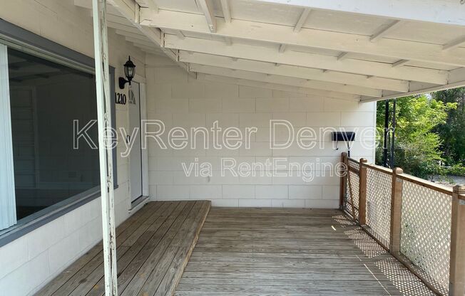1210 Chester St