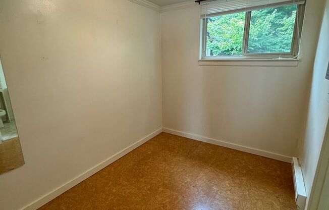 Studio, 1 bath, 425 sqft, $1,375, Unit Unit 14