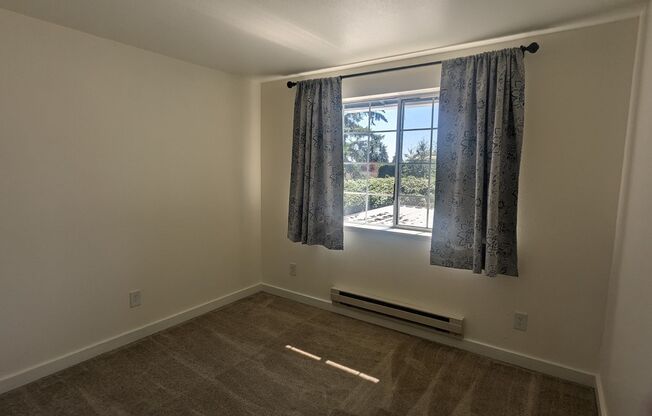 2 beds, 1 bath, $1,900, Unit # #A 201