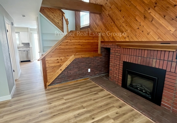 8059 LEXINGTON PARK DR