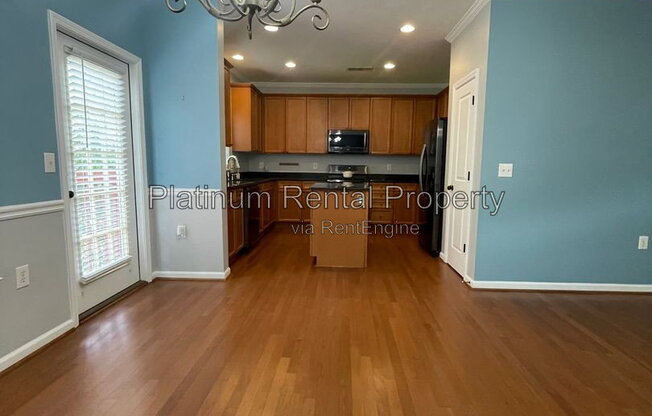 3 beds, 2.5 baths, 2,069 sqft, $2,095, Unit 10