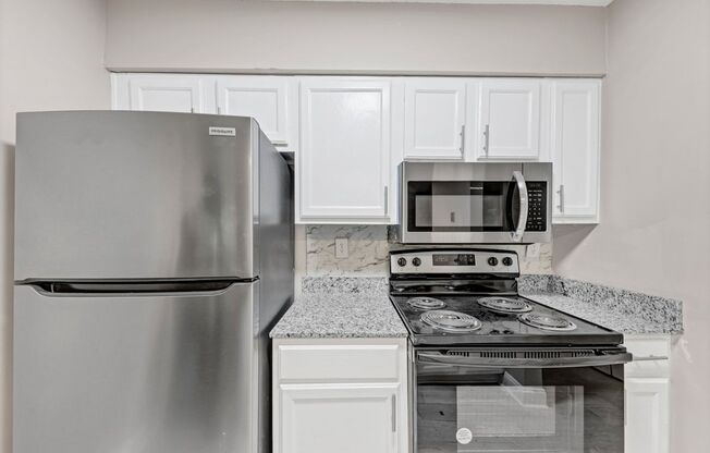 1 bed, 1 bath, 703 sqft, $899