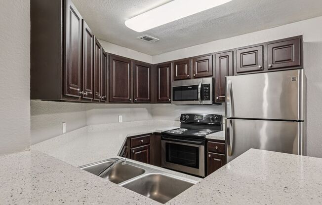 2 beds, 2 baths, 966 sqft, $1,499, Unit 07-303